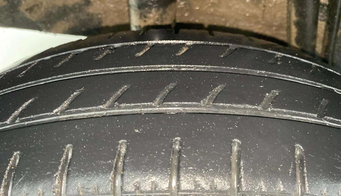 2017 Renault Kwid RXT 1.0, Petrol, Manual, 55,086 km, Right Rear Tyre Tread