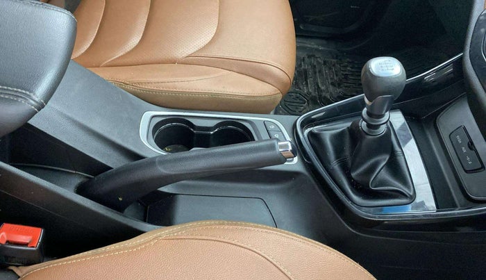 2020 MG HECTOR PLUS SHARP 1.5 PETROL TURBO HYBRID MT 6-STR, Petrol, Manual, 46,537 km, Gear Lever