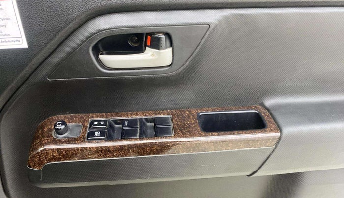 2022 Maruti New Wagon-R VXI CNG 1.0, CNG, Manual, 47,081 km, Driver Side Door Panels Control