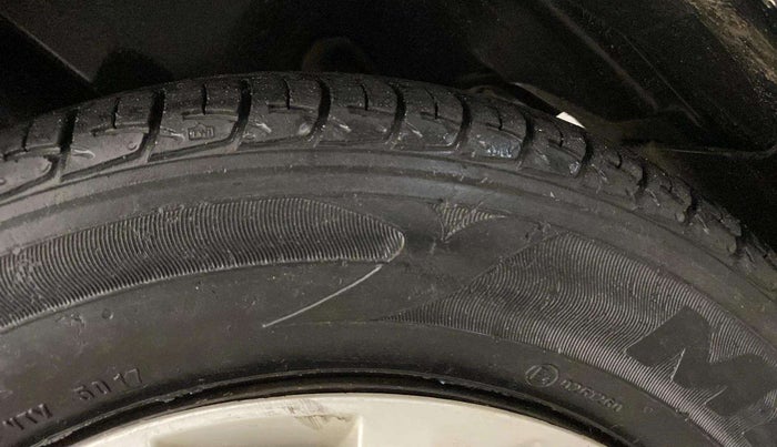 2018 Maruti Ertiga VXI, Petrol, Manual, 63,163 km, Left Rear Tyre Tread