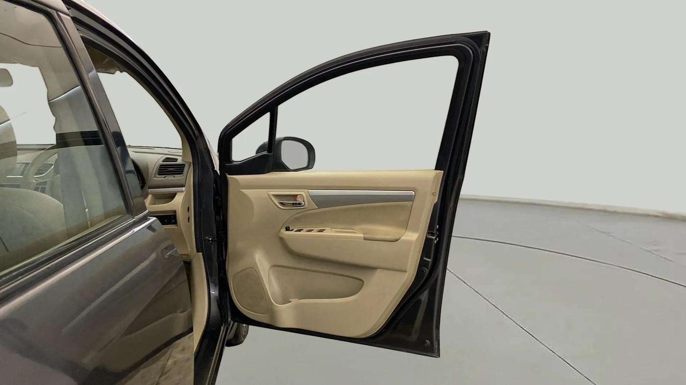 2018 Maruti Ertiga VXI, Petrol, Manual, 63,163 km, RHS Front Door