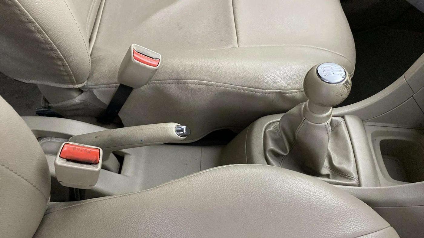2018 Maruti Ertiga VXI, Petrol, Manual, 63,163 km, Gear Lever