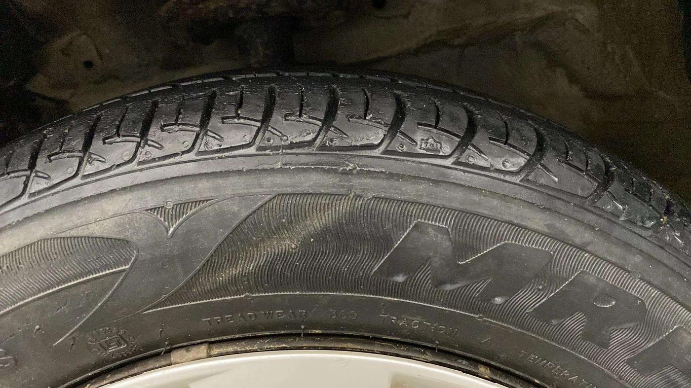 2018 Maruti Ertiga VXI, Petrol, Manual, 63,163 km, Left Front Tyre Tread