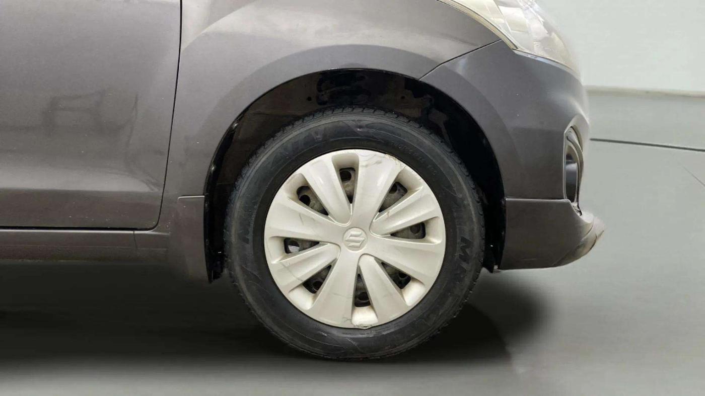 2018 Maruti Ertiga VXI, Petrol, Manual, 63,163 km, Right Front Wheel