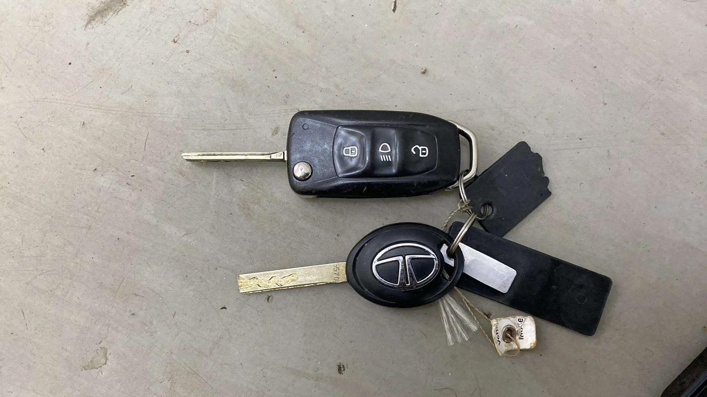 2023 Tata ALTROZ XM PLUS DIESEL, Diesel, Manual, 46,859 km, Key Close Up