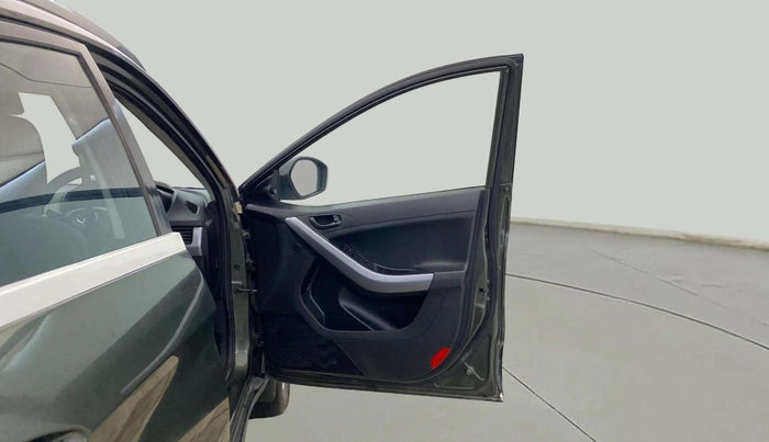 2020 Tata NEXON XMA SUNROOF PETROL, Petrol, Automatic, 75,862 km, RHS Front Door