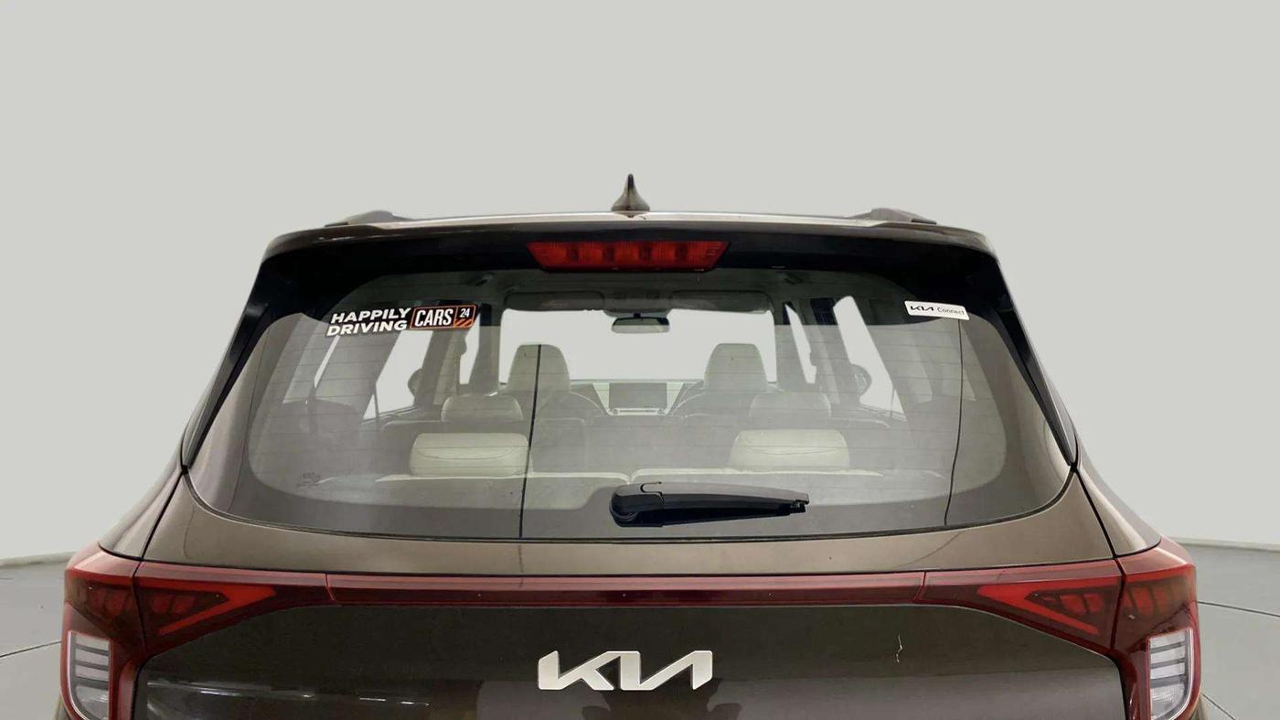 2022 KIA CARENS LUXURY 1.4 PETROL 7 STR, Petrol, Manual, 28,175 km, Rear Windshield