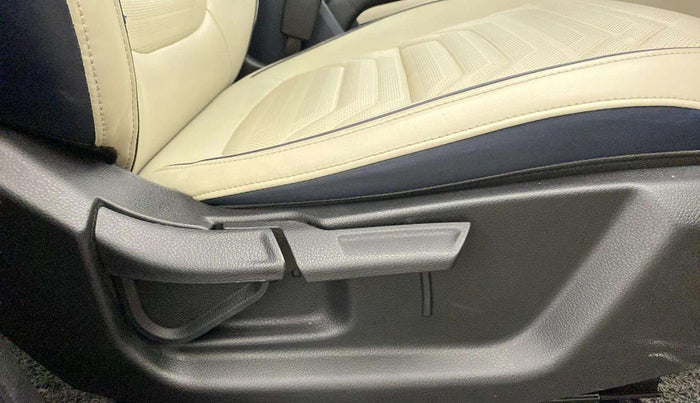 2022 KIA CARENS LUXURY 1.4 PETROL 7 STR, Petrol, Manual, 28,175 km, Driver Side Adjustment Panel