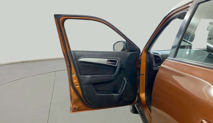2018 Maruti Vitara Brezza ZDI PLUS DUAL TONE, Diesel, Manual, 84,567 km, LHS Front Door
