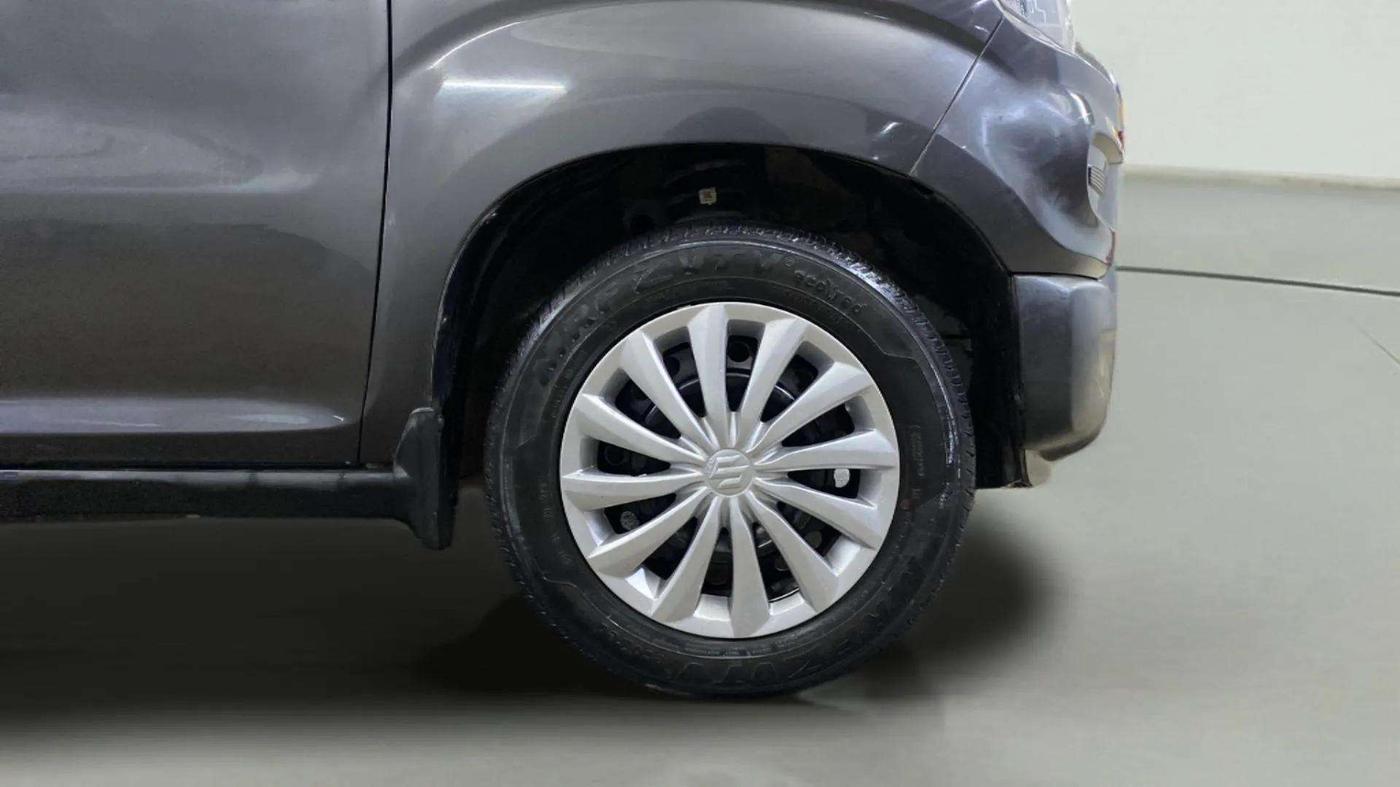2021 Maruti S PRESSO VXI PLUS AMT, Petrol, Automatic, 34,627 km, Right Front Wheel