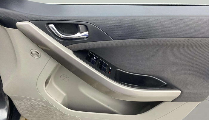 2019 Tata NEXON XZA PLUS PETROL, Petrol, Automatic, 29,961 km, Driver Side Door Panels Control