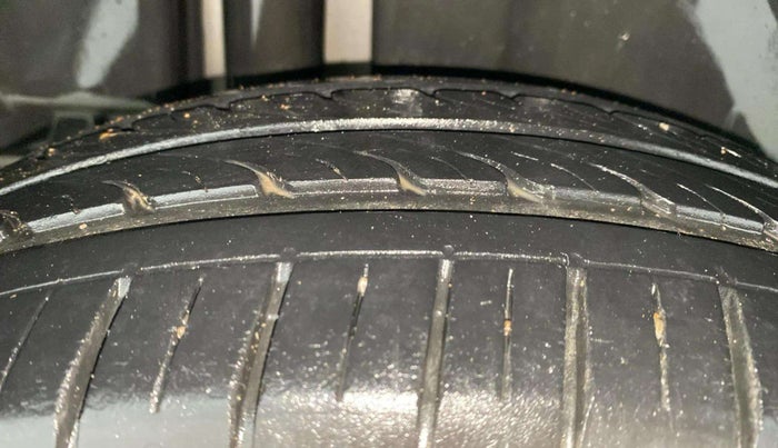 2018 Maruti Ciaz ZETA 1.4  AT PETROL, Petrol, Automatic, 20,765 km, Right Rear Tyre Tread