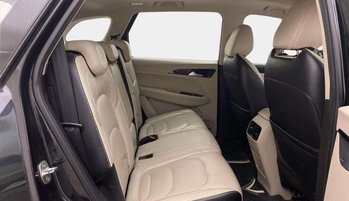 2022 MG HECTOR SHARP 1.5 PETROL CVT, Petrol, Automatic, 79,455 km, Right Side Rear Door Cabin