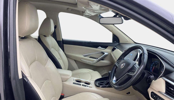 2022 MG HECTOR SHARP 1.5 PETROL CVT, Petrol, Automatic, 79,455 km, Right Side Front Door Cabin