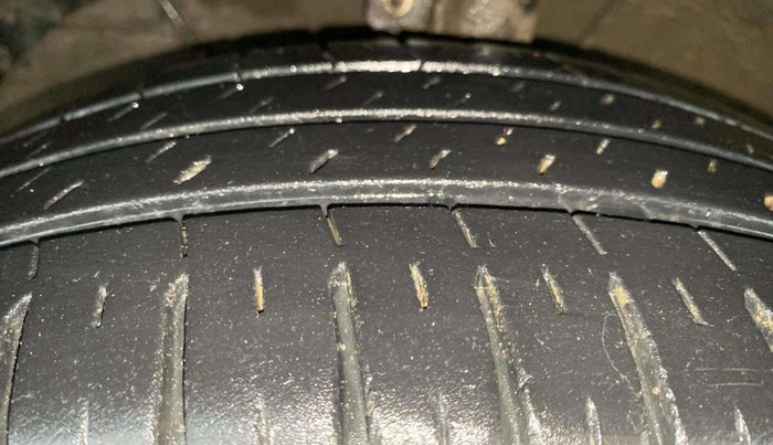 2017 Maruti Dzire ZDI PLUS AMT, Diesel, Automatic, 44,746 km, Left Front Tyre Tread