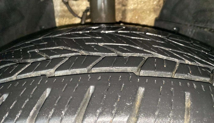 2019 Mahindra XUV500 W9 AT, Diesel, Automatic, 97,087 km, Right Front Tyre Tread