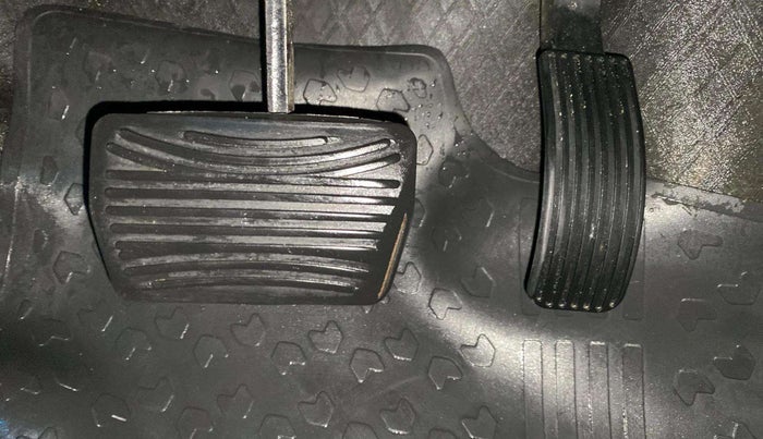 2019 Mahindra XUV500 W9 AT, Diesel, Automatic, 97,087 km, Pedals