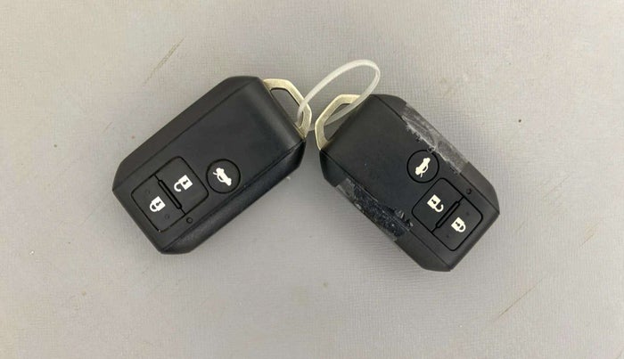 2018 Maruti Dzire ZXI PLUS, Petrol, Manual, 47,364 km, Key Close Up