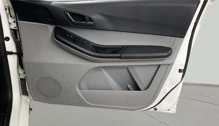 2021 Tata Tiago XT PETROL, Petrol, Manual, 17,595 km, Driver Side Door Panels Control