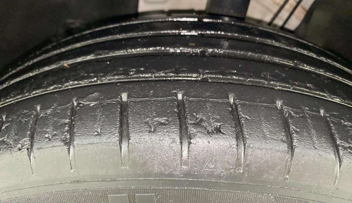 2021 Volkswagen TAIGUN HIGHLINE 1.0 TSI AT, Petrol, Automatic, 59,232 km, Left Front Tyre Tread