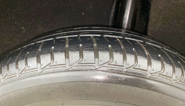 2017 Maruti Baleno ALPHA PETROL 1.2, Petrol, Manual, 79,636 km, Left Rear Tyre Tread