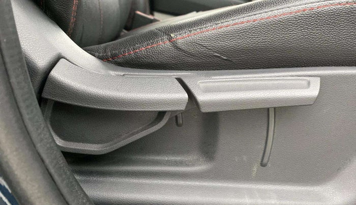 2021 Hyundai GRAND I10 NIOS SPORTZ 1.2 KAPPA VTVT CNG, CNG, Manual, 77,896 km, Driver Side Adjustment Panel