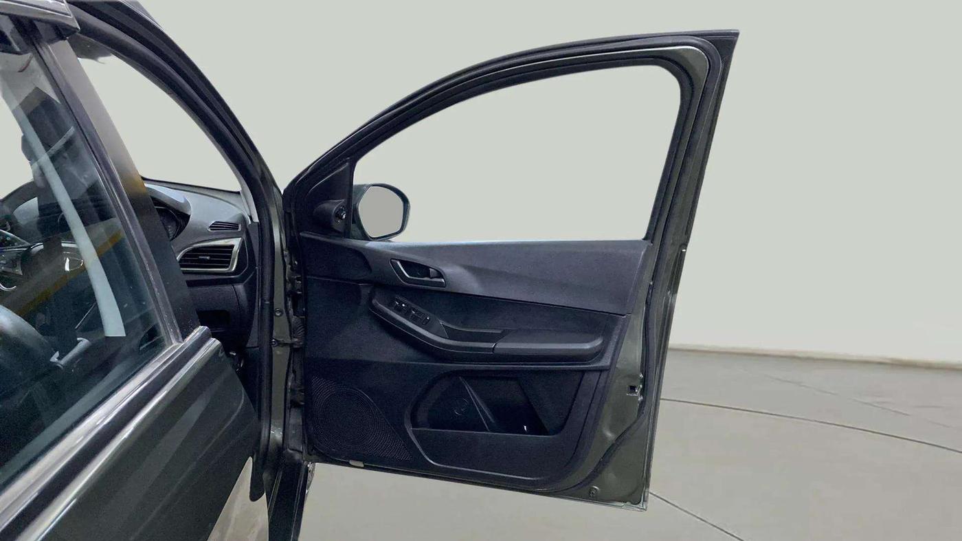 2022 Tata TIAGO NRG XZ MT, Petrol, Manual, 73,253 km, RHS Front Door