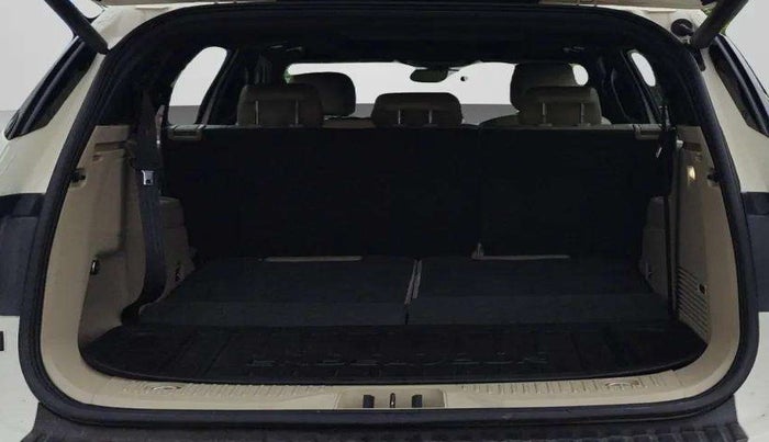 2017 Ford Endeavour TITANIUM 3.2 4X4 AT, Diesel, Automatic, 1,26,992 km, Boot Door Open