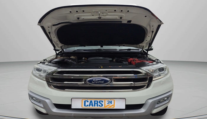 2017 Ford Endeavour TITANIUM 3.2 4X4 AT, Diesel, Automatic, 1,26,992 km, Open Bonet