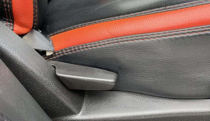 2018 Renault Duster RXS CVT, Petrol, Automatic, 1,02,621 km, Driver Side Adjustment Panel