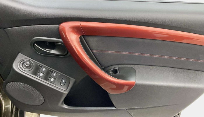 2018 Renault Duster RXS CVT, Petrol, Automatic, 1,02,621 km, Driver Side Door Panels Control