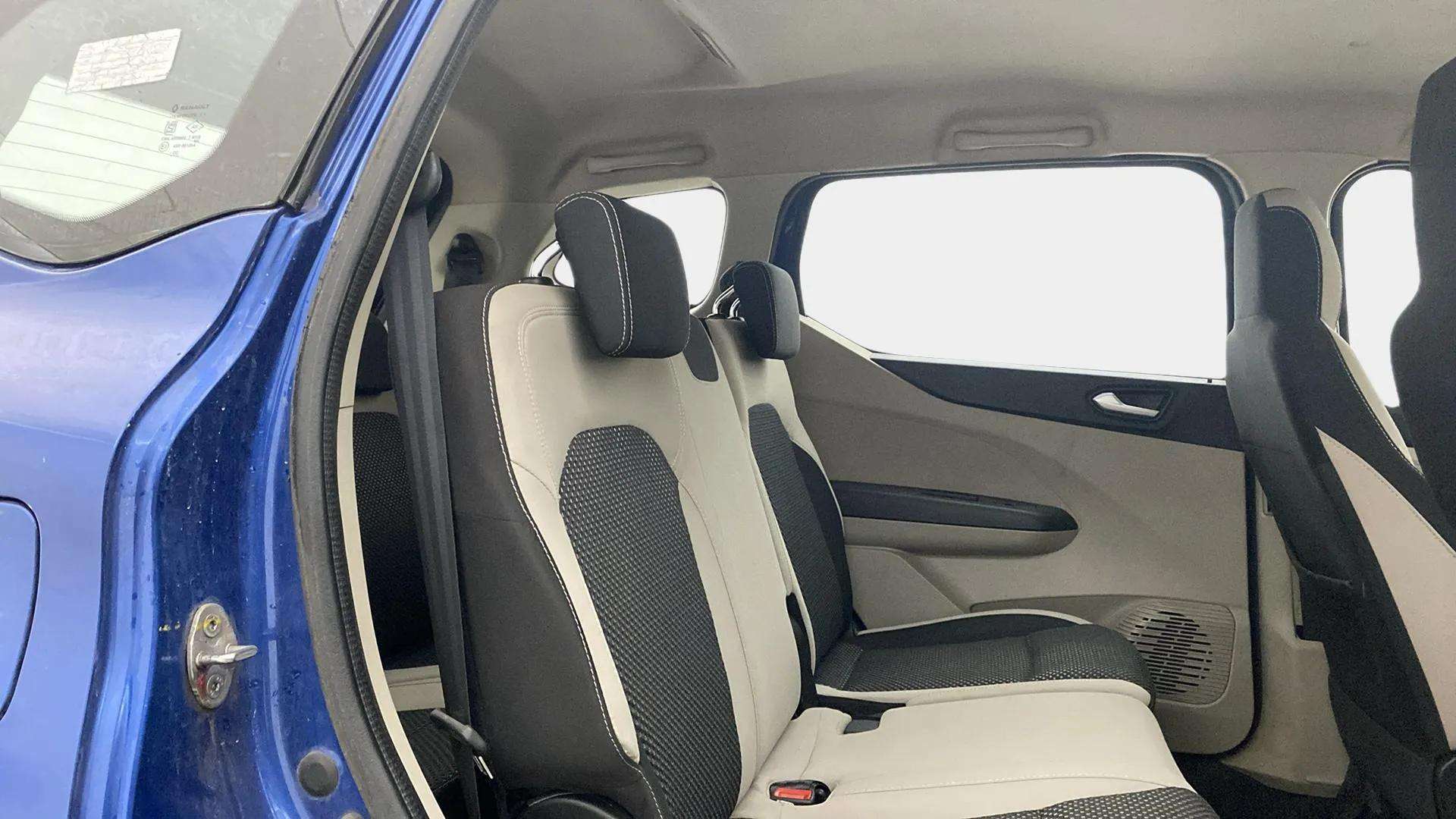 Rear-Cabin-View