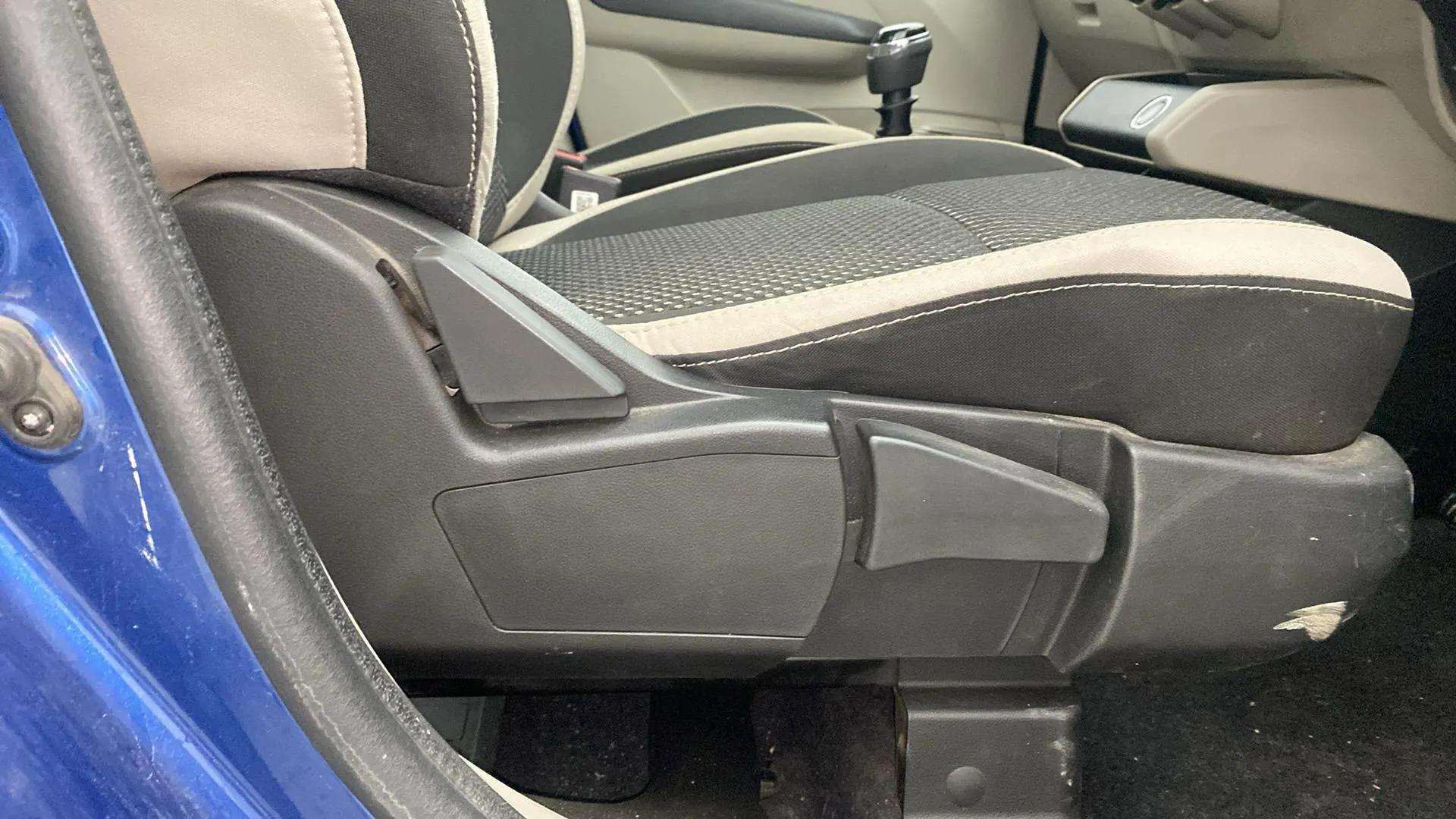 Driver-side-adjustment-panel-40
