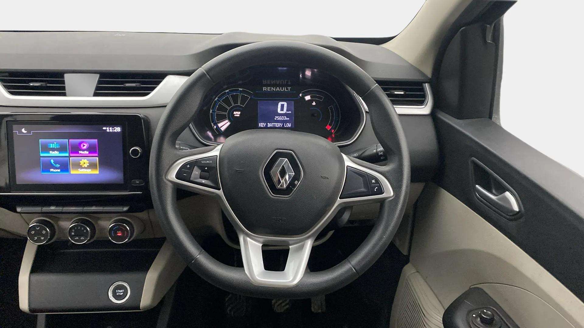 Steering-wheel-close-up-29