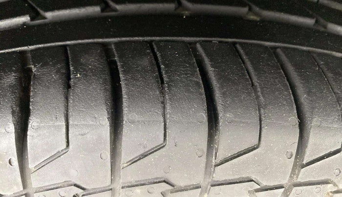 2017 Hyundai Creta SX PLUS AT 1.6 PETROL, Petrol, Automatic, 89,114 km, Right Front Tyre Tread