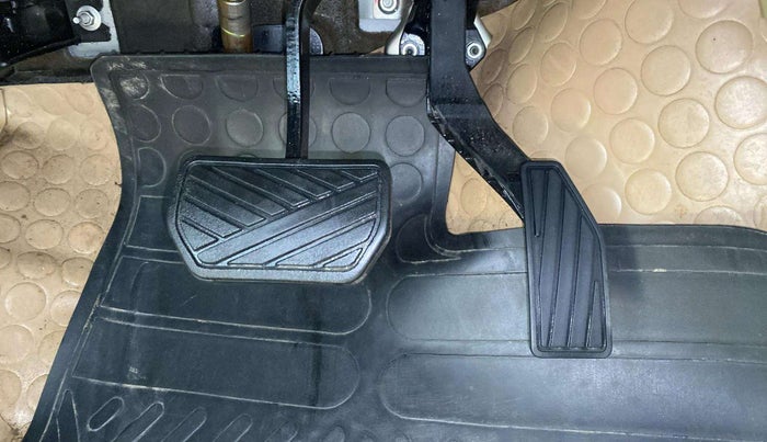 2016 Maruti Alto K10 VXI AMT, Petrol, Automatic, 37,712 km, Pedals