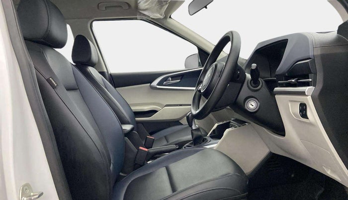 2024 KIA CARENS Premium (O) 1.5 Petrol 7 STR, Petrol, Manual, 26,373 km, Right Side Front Door Cabin