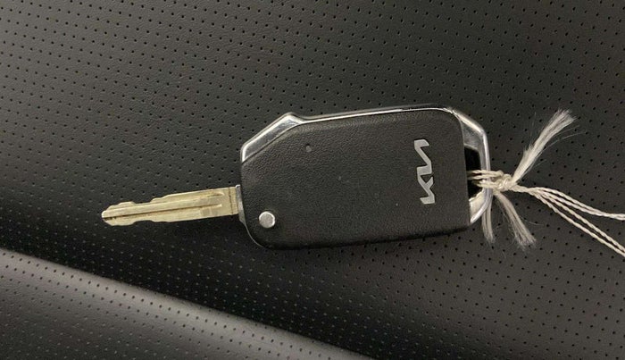 2024 KIA CARENS Premium (O) 1.5 Petrol 7 STR, Petrol, Manual, 26,373 km, Key Close Up