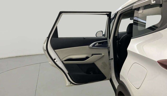 2024 KIA CARENS Premium (O) 1.5 Petrol 7 STR, Petrol, Manual, 26,373 km, LHS Rear Door
