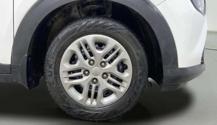 2024 KIA CARENS Premium (O) 1.5 Petrol 7 STR, Petrol, Manual, 26,373 km, Right Front Wheel