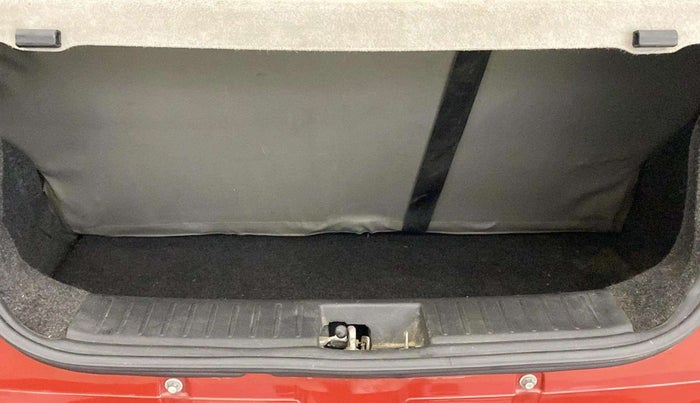 2016 Mahindra Kuv100 K4 6 STR, Petrol, Manual, 51,814 km, Boot Inside