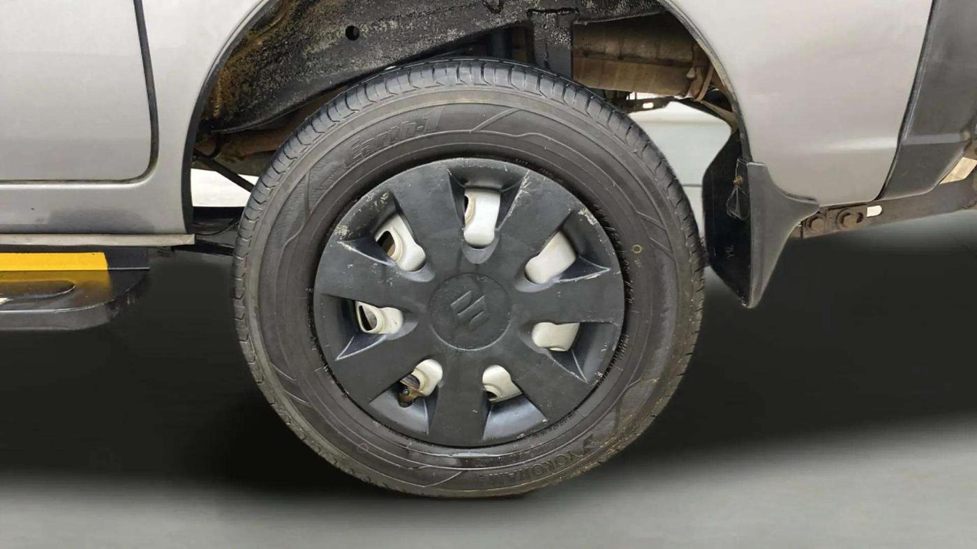 2021 Maruti Eeco 5 STR WITH A/C+HTR, Petrol, Manual, 36,183 km, Left Rear Wheel