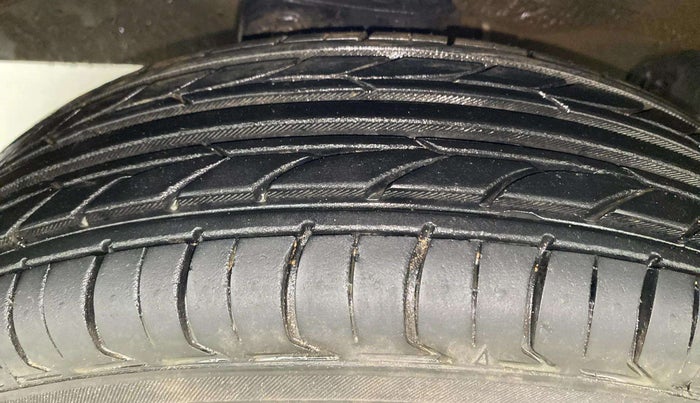 2021 Maruti Eeco 5 STR WITH A/C+HTR, Petrol, Manual, 36,183 km, Left Front Tyre Tread