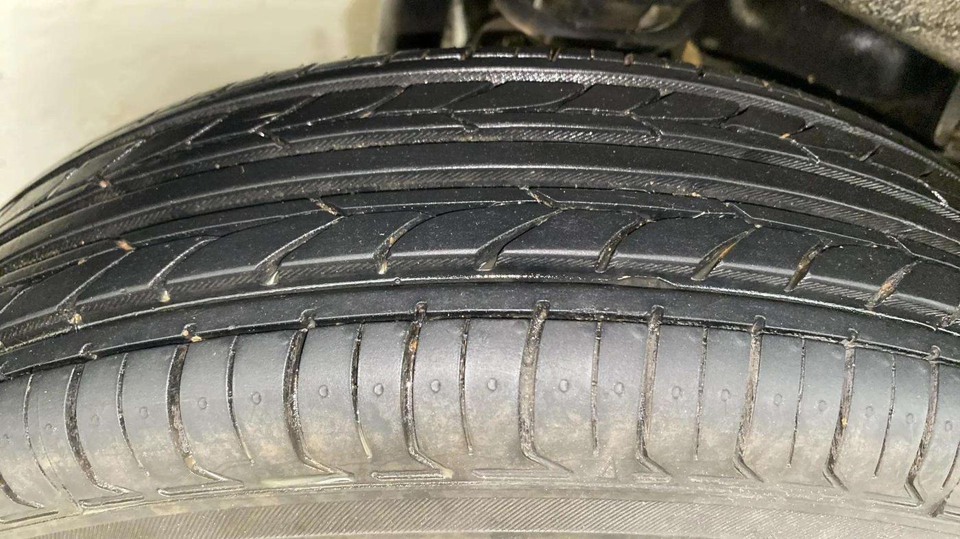 2021 Maruti Eeco 5 STR WITH A/C+HTR, Petrol, Manual, 36,183 km, Right Rear Tyre Tread
