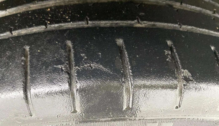 2021 Toyota Glanza V, Petrol, Manual, 52,856 km, Right Front Tyre Tread