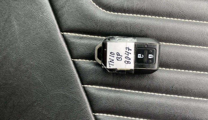 2021 Toyota Glanza V, Petrol, Manual, 52,856 km, Key Close Up