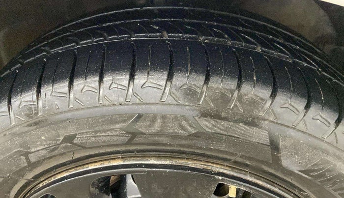 2018 Maruti Baleno DELTA PETROL 1.2, Petrol, Manual, 73,713 km, Right Front Tyre Tread