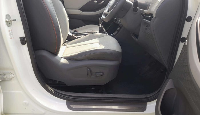 2024 Hyundai Creta SX (O) 1.5 PETROL, Petrol, Manual, 27,500 km, Driver Side Adjustment Panel