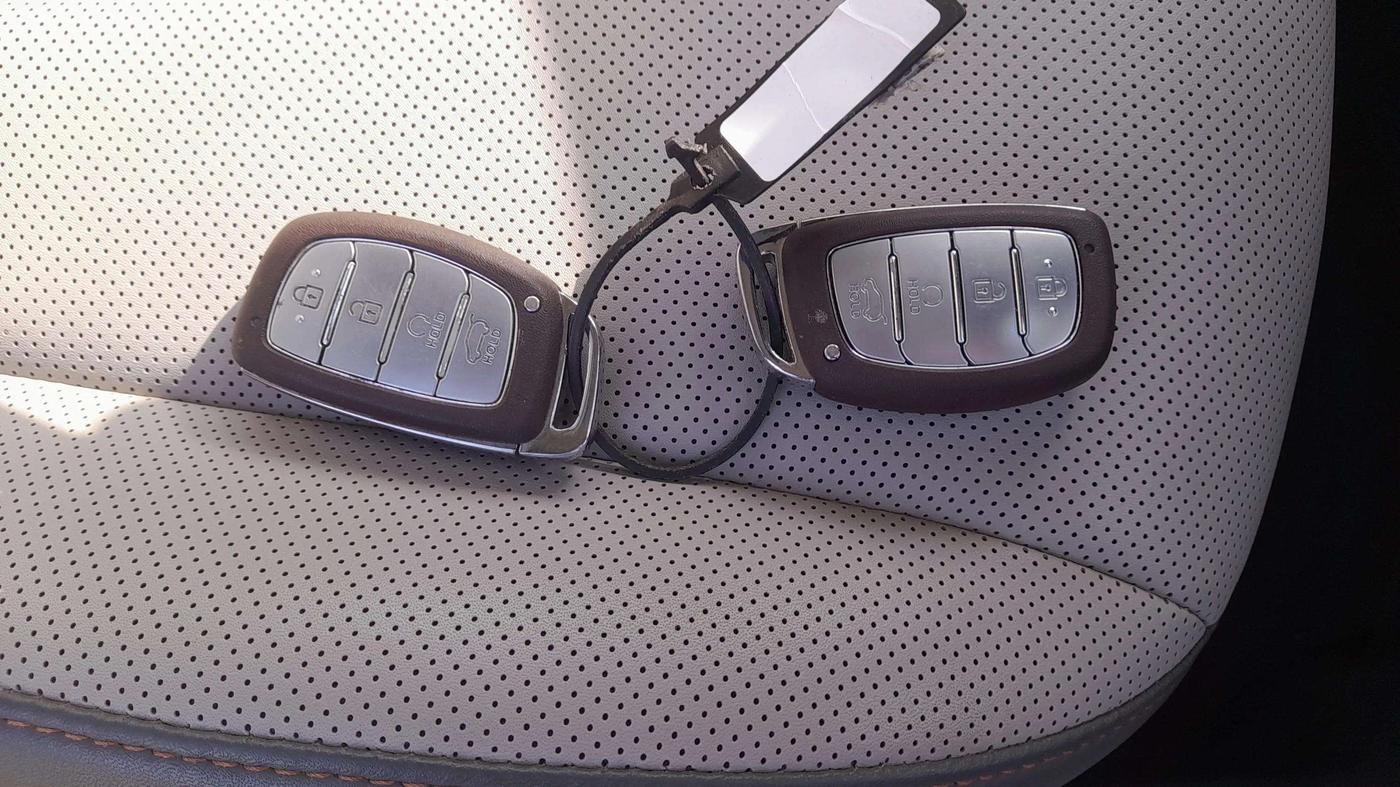 2024 Hyundai Creta SX (O) 1.5 PETROL, Petrol, Manual, 27,500 km, Key Close Up