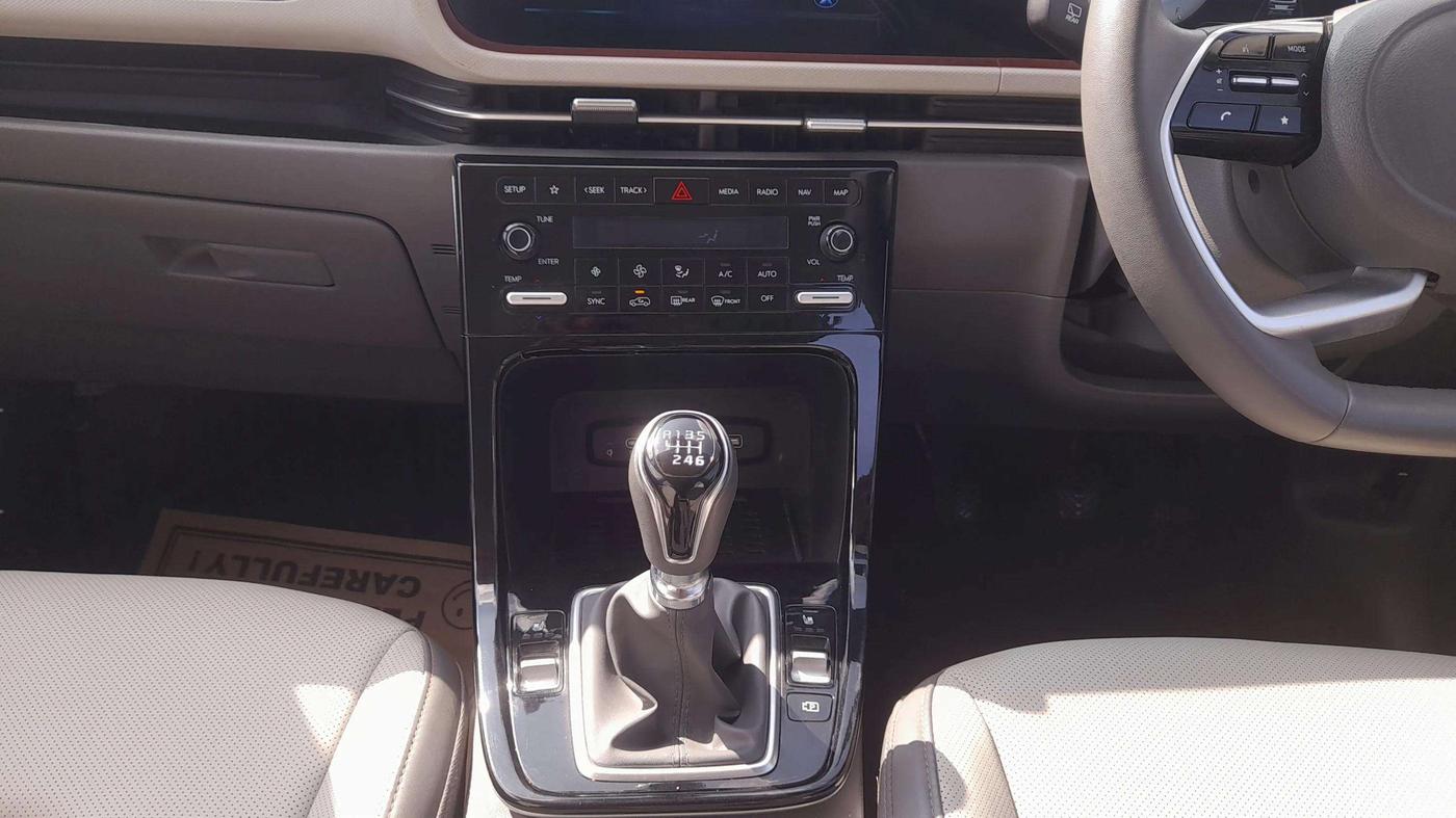2024 Hyundai Creta SX (O) 1.5 PETROL, Petrol, Manual, 27,500 km, Air Conditioner